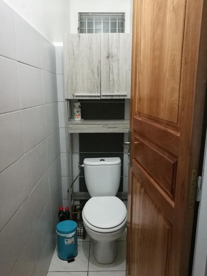 Meuble Chez Gilbert Apartment Le Tampon Luaran gambar