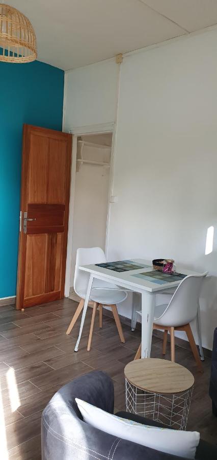 Meuble Chez Gilbert Apartment Le Tampon Luaran gambar