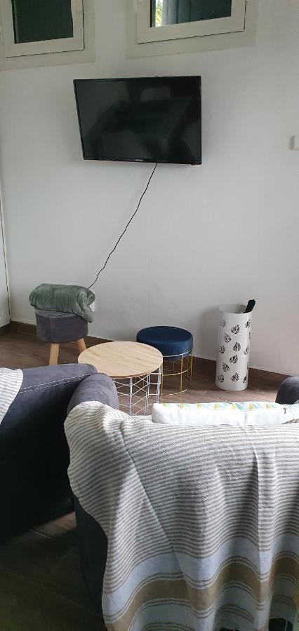 Meuble Chez Gilbert Apartment Le Tampon Luaran gambar